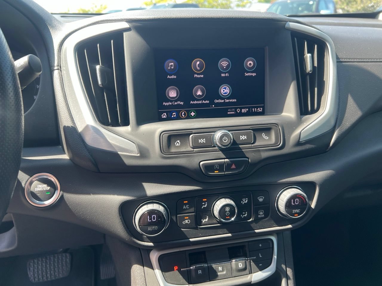 Used 2024 GMC Terrain SLE w/ Driver Convenience Package FWD image 14