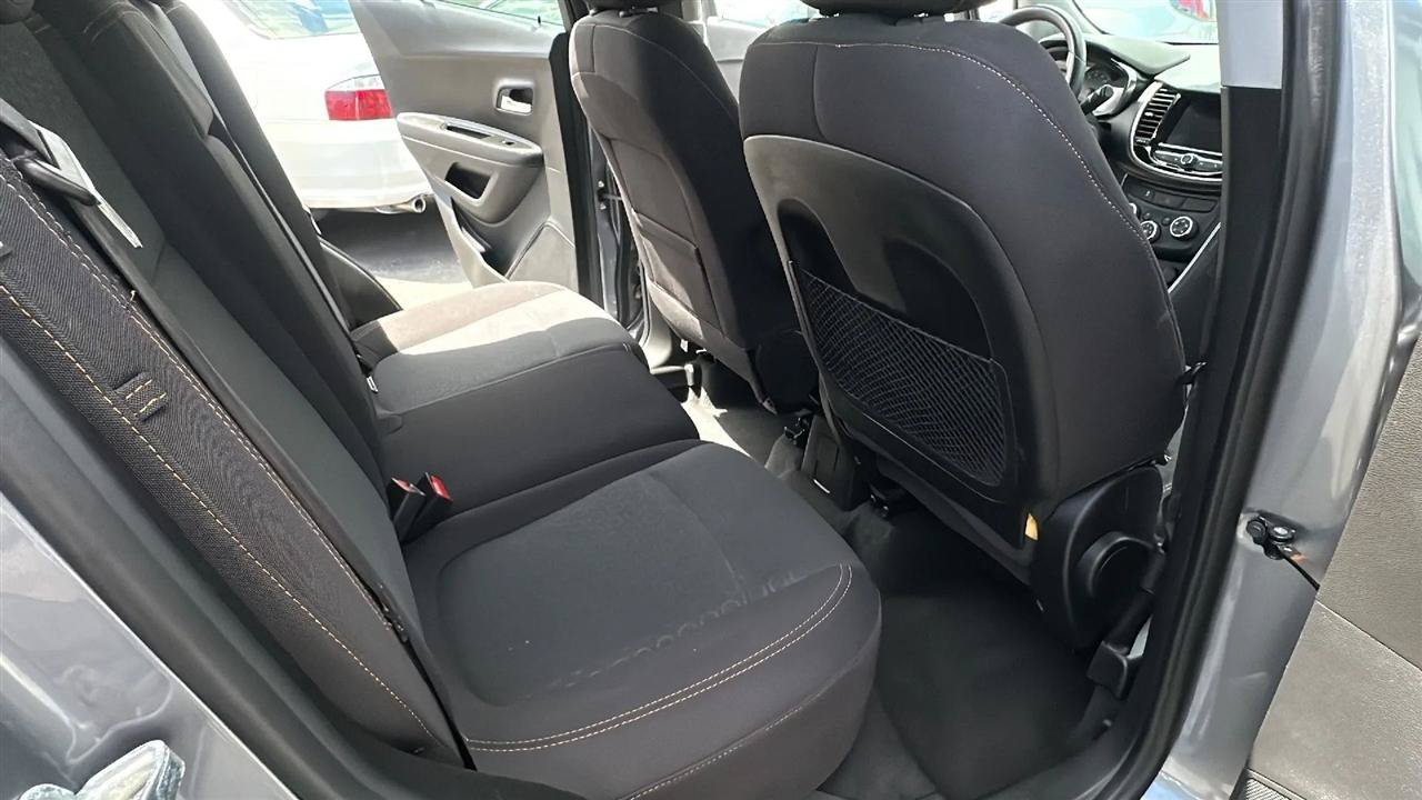 Used 2020 Chevrolet Trax LS FWD image 32