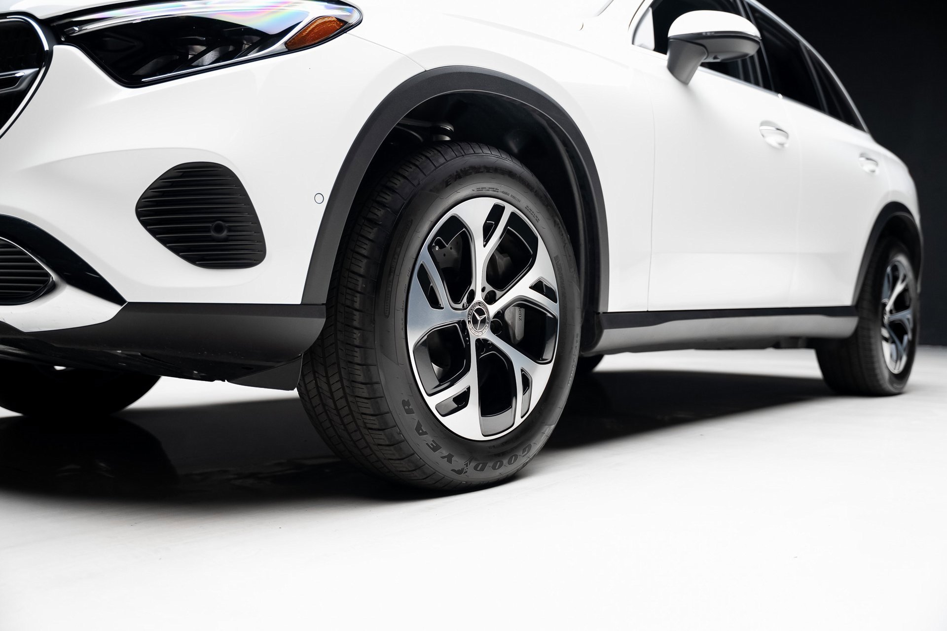 Used 2025 Mercedes-Benz GLC 350e 4MATIC image 73