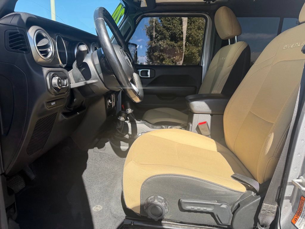Used 2020 Jeep Gladiator Overland AWD/4WD image 13
