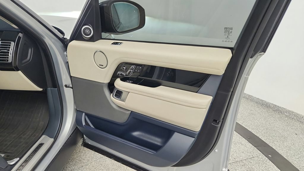 Used 2019 Land Rover Range Rover Supercharged AWD/4WD image 27
