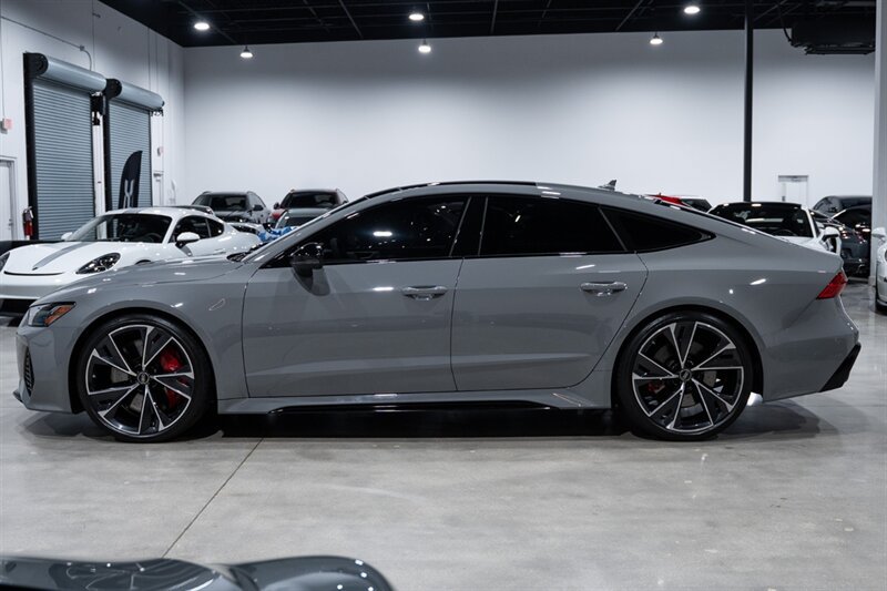 Used 2023 Audi RS 7 Sportback AWD/4WD image 3
