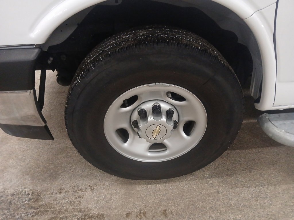 Used 2024 Chevrolet Express 2500 w/ Driver Convenience Package image 8