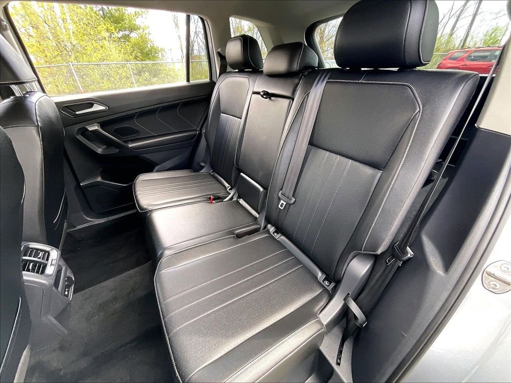 Used 2022 Volkswagen Tiguan SE AWD/4WD image 15