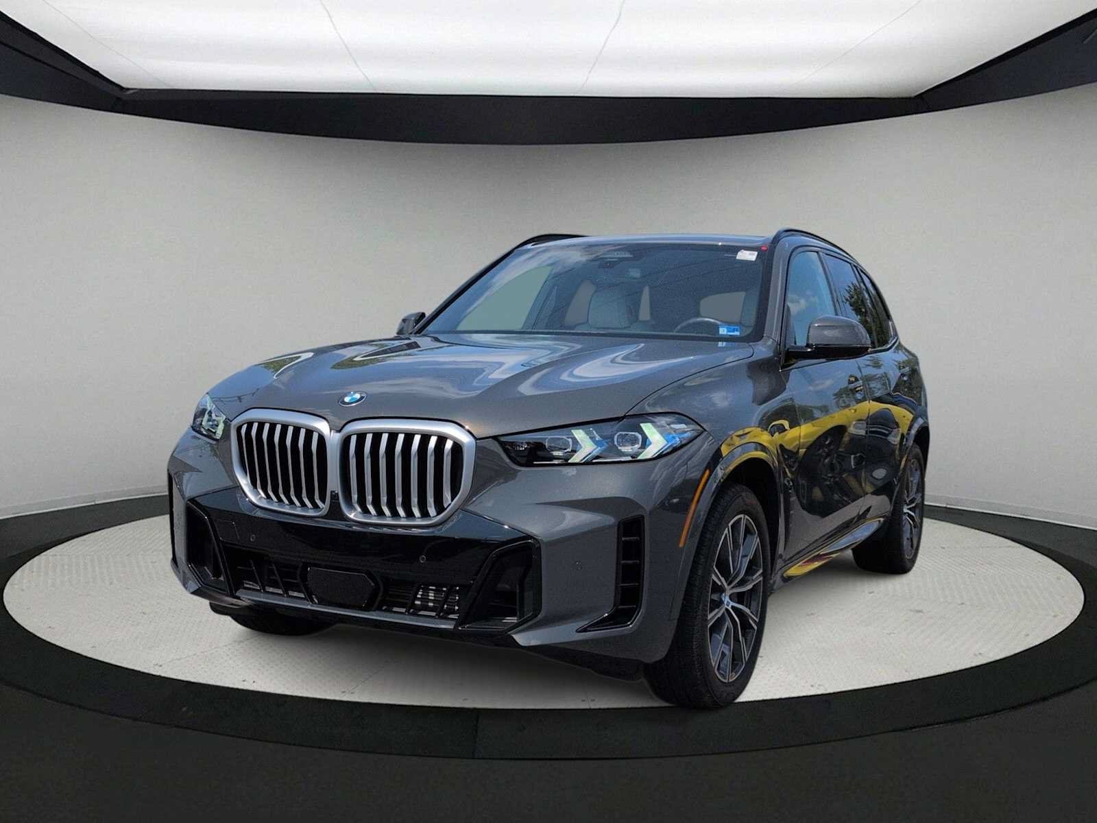 Used 2026 BMW X5 xDrive40i w/ M Sport Package AWD/4WD image 4