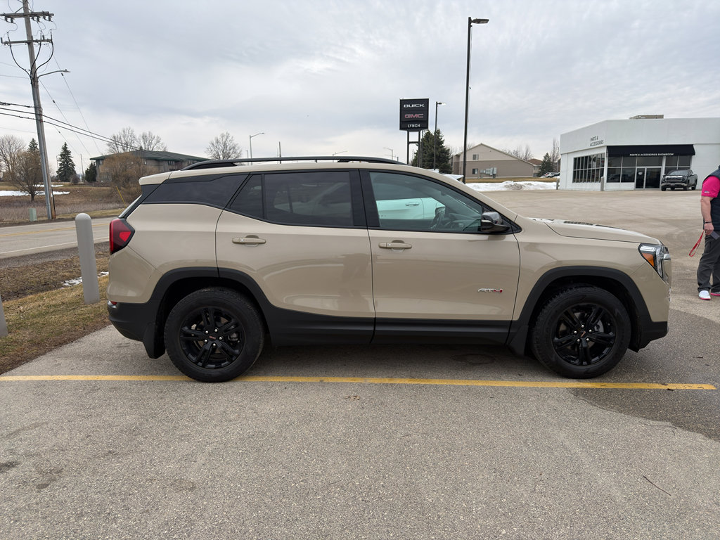 Used 2022 GMC Terrain AT4 w/ Infotainment Package II image 3