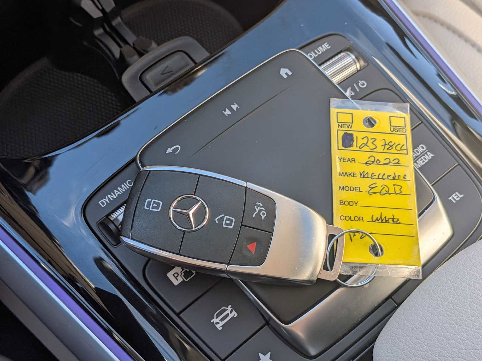 Used 2022 Mercedes-Benz EQB 300 4MATIC image 34