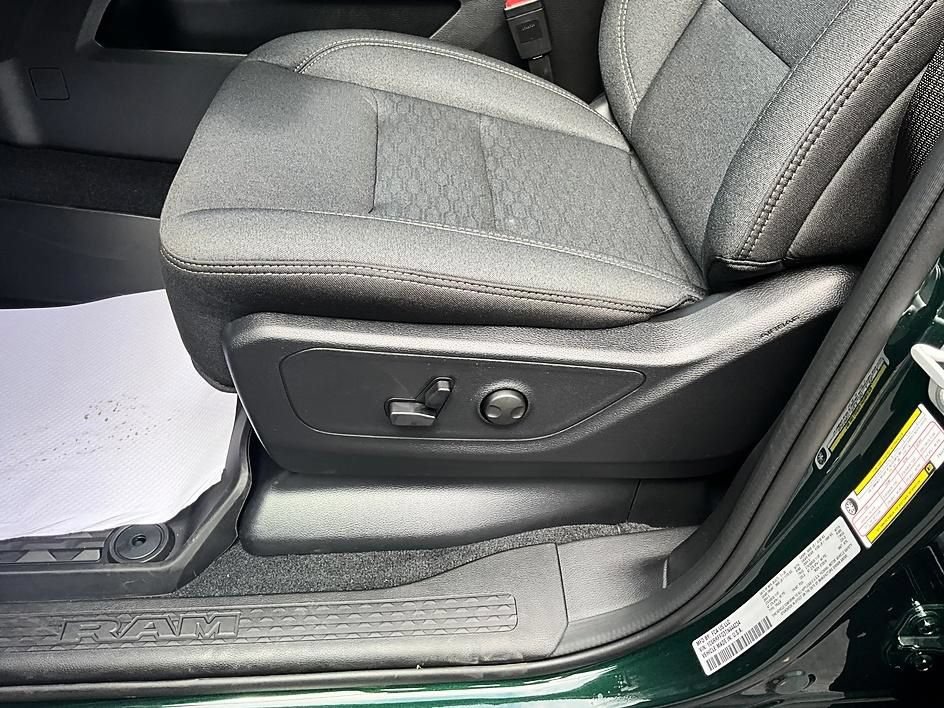 New 2026 RAM 1500 Big Horn w/ Night Edition AWD/4WD image 15