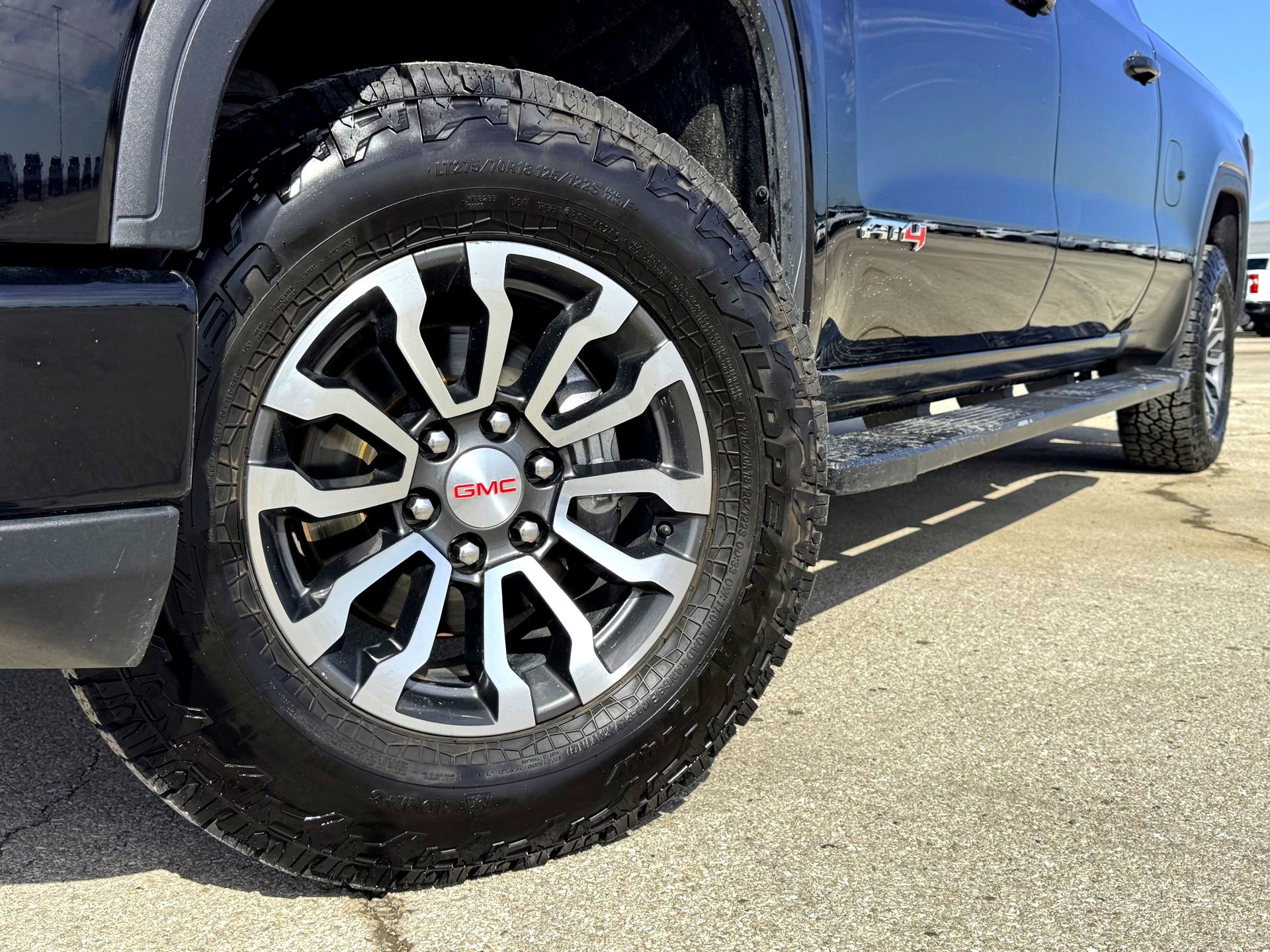 Used 2023 GMC Sierra 1500 AT4 w/ Technology Package image 2