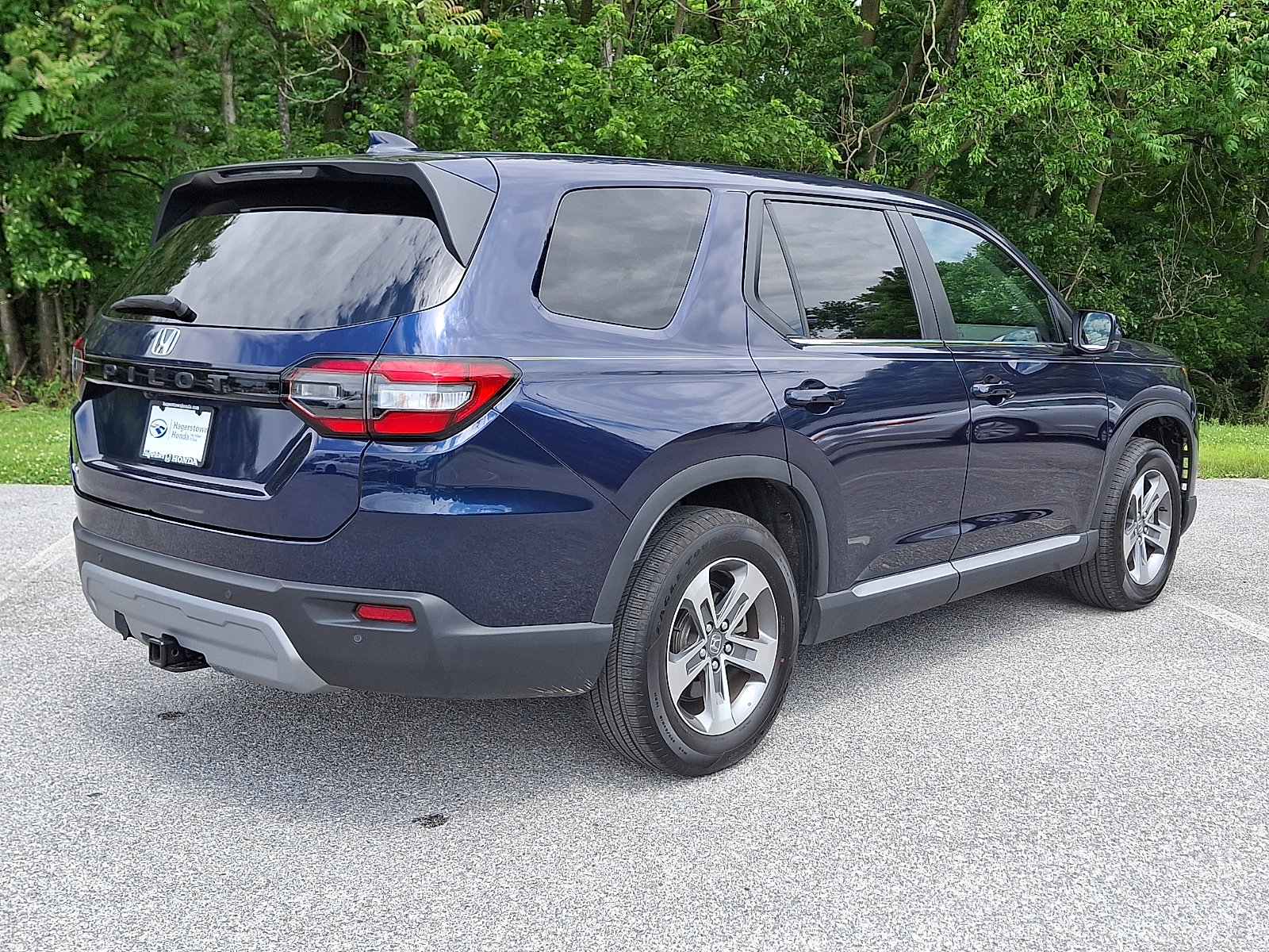 Used 2025 Honda Pilot EX-L image 6