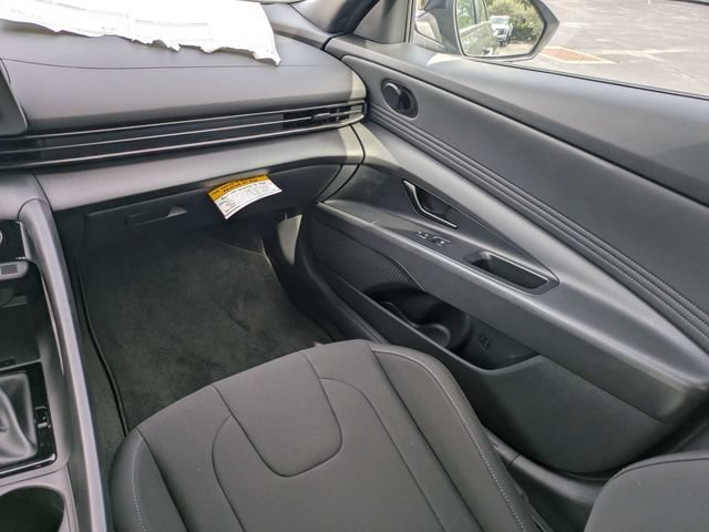 Certified 2025 Hyundai Elantra Sport FWD image 16