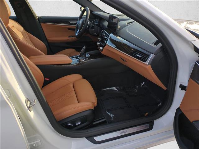 Used 2023 BMW 530e w/ Premium Package image 22