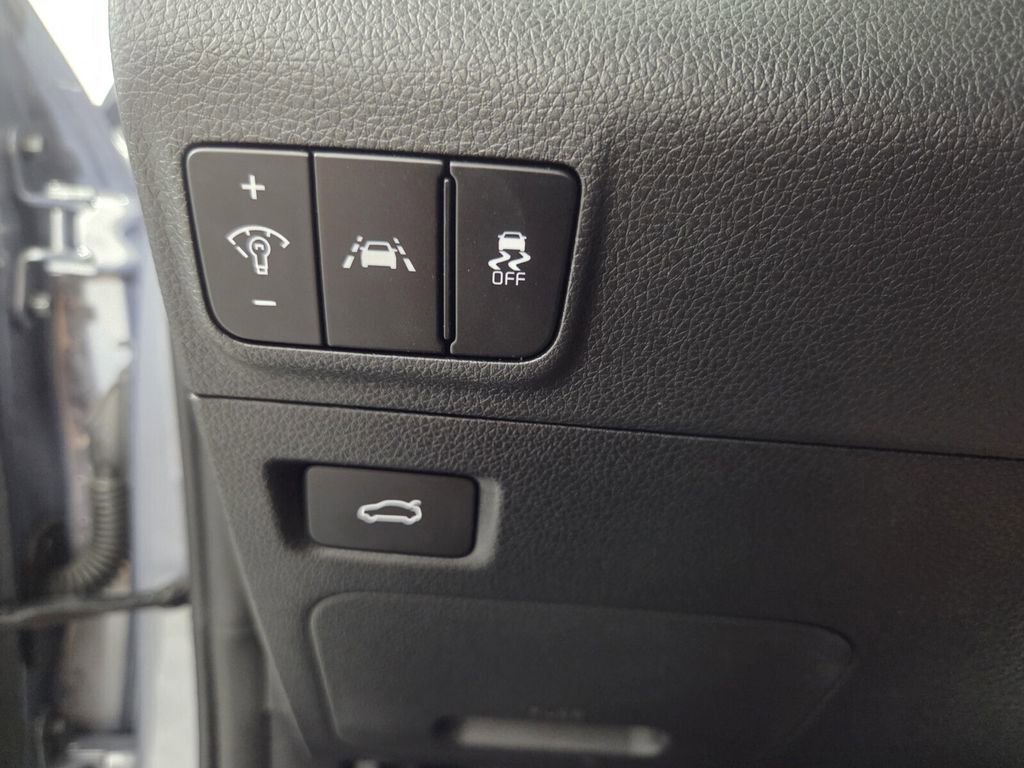 Used 2022 Kia K5 LX FWD image 19
