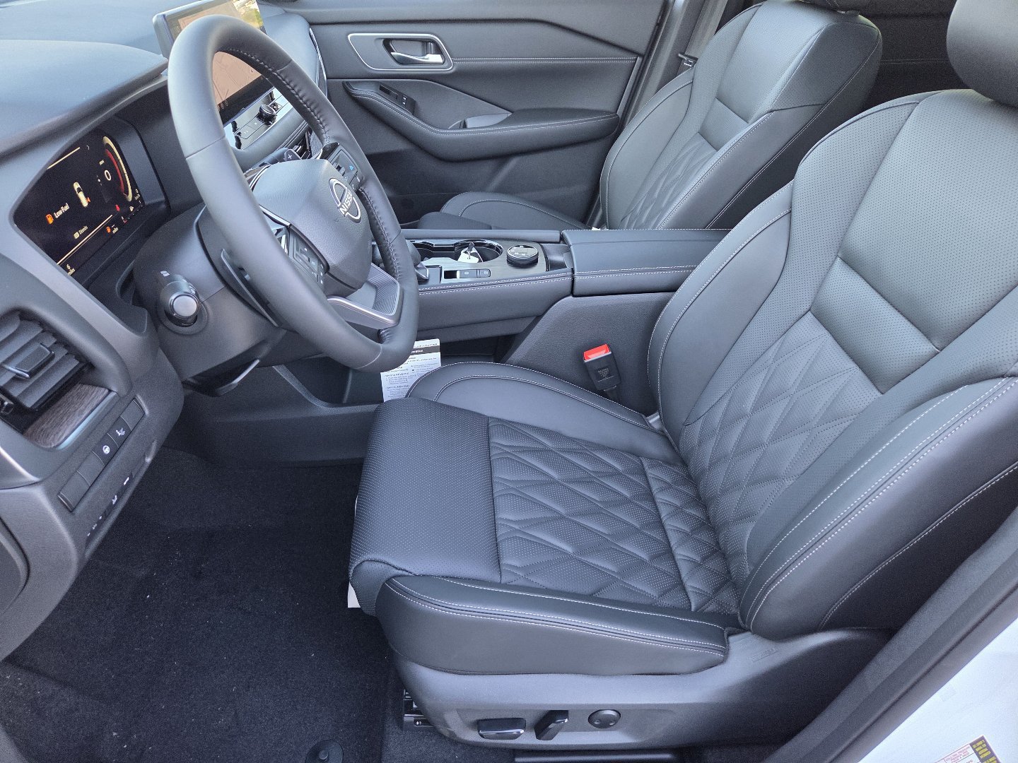 New 2026 Nissan Rogue Platinum w/ Platinum Premium Package AWD/4WD image 28