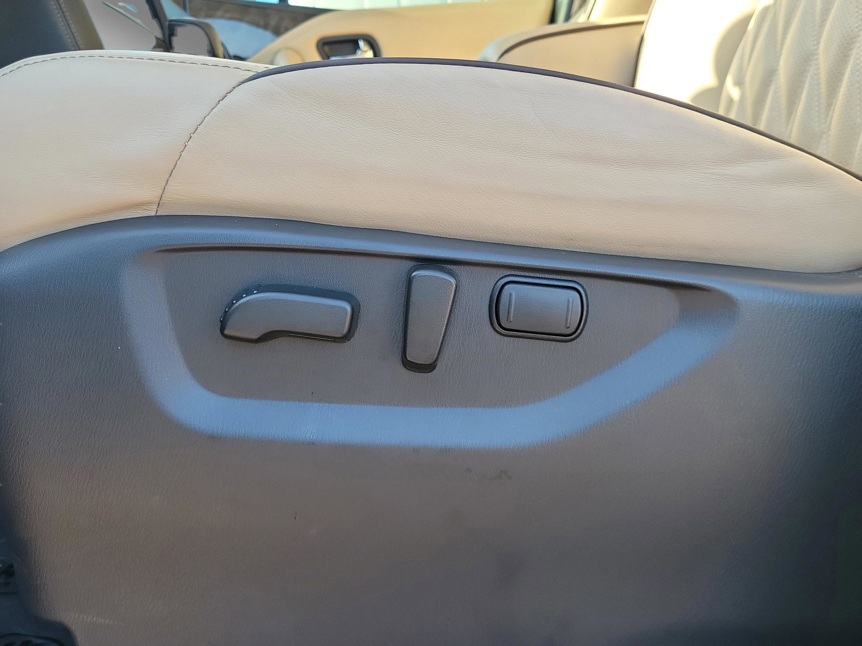 Used 2023 Nissan Armada Platinum w/ Captain's Chairs Package image 24