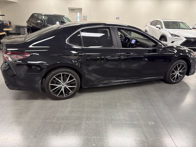 Used 2024 Toyota Camry SE FWD image 8