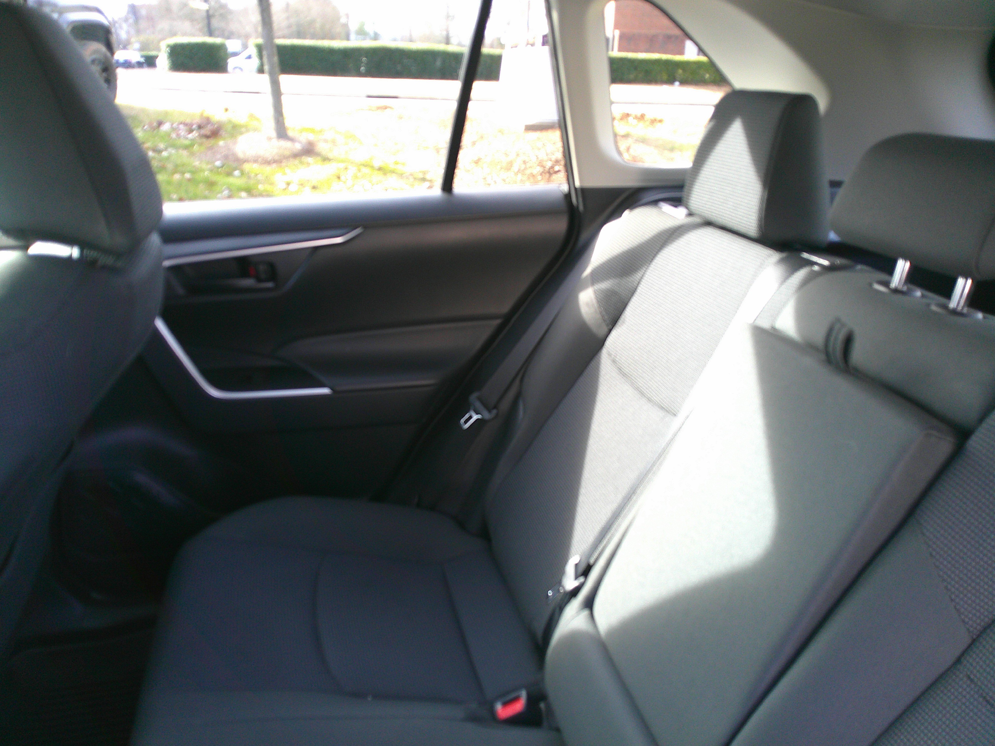 Used 2024 Toyota RAV4 LE image 29