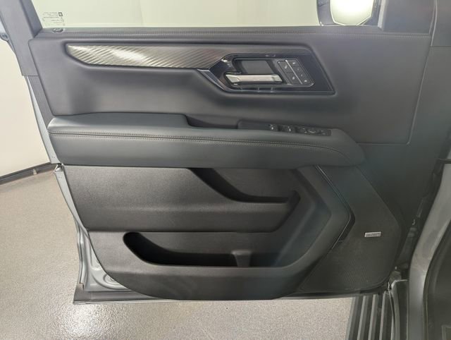 Used 2025 GMC Yukon XL AT4 w/ AT4 Premium Package AWD/4WD image 14