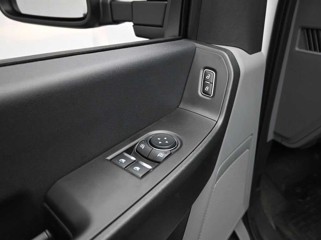 New 2026 Ford F350 XL w/ FX4 Off-Road Package image 9