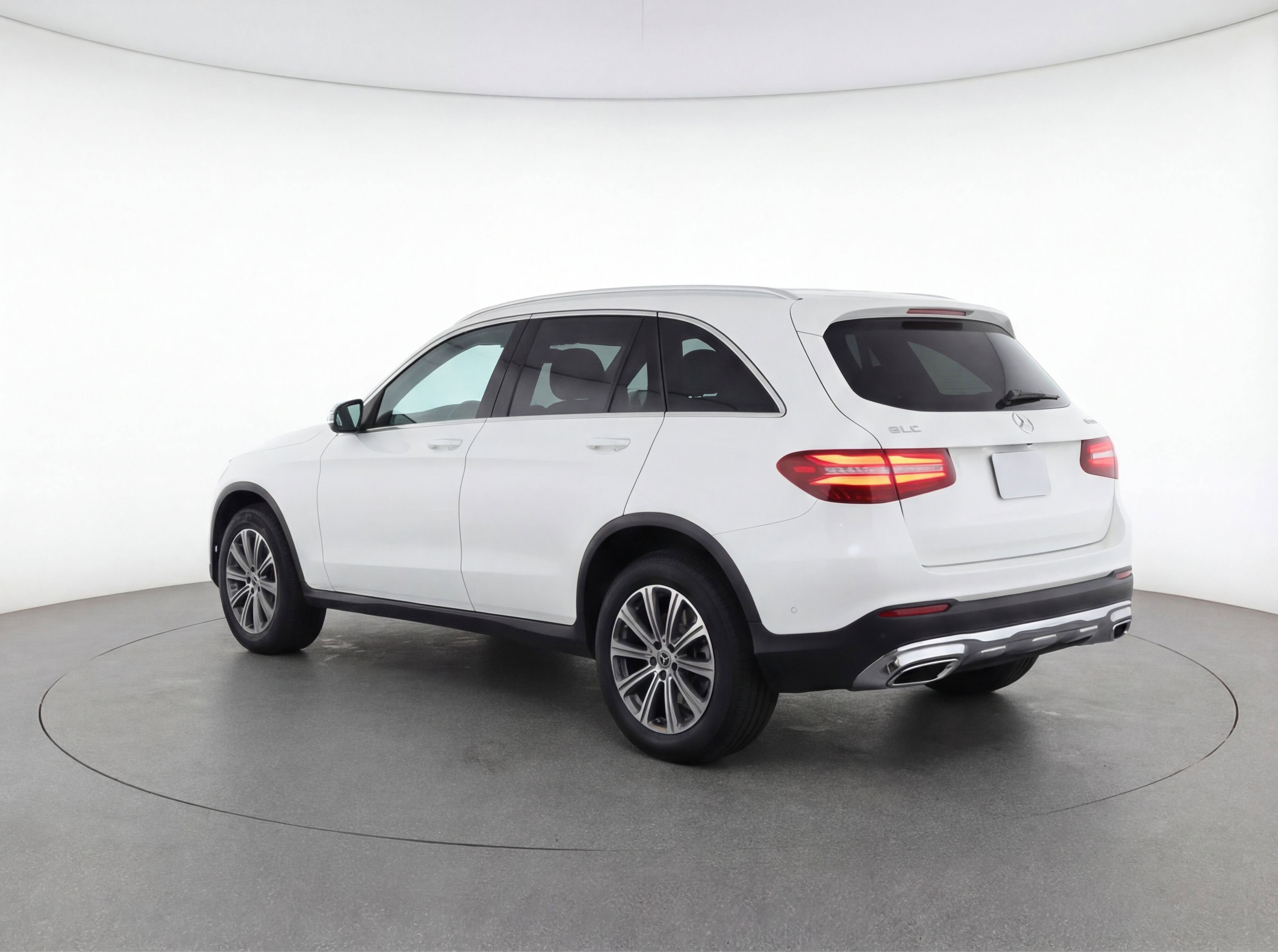 Used 2024 Mercedes-Benz GLC 300 4MATIC image 6