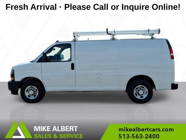 Used 2021 Chevrolet Express 3500 w/ Driver Convenience Package RWD image 4