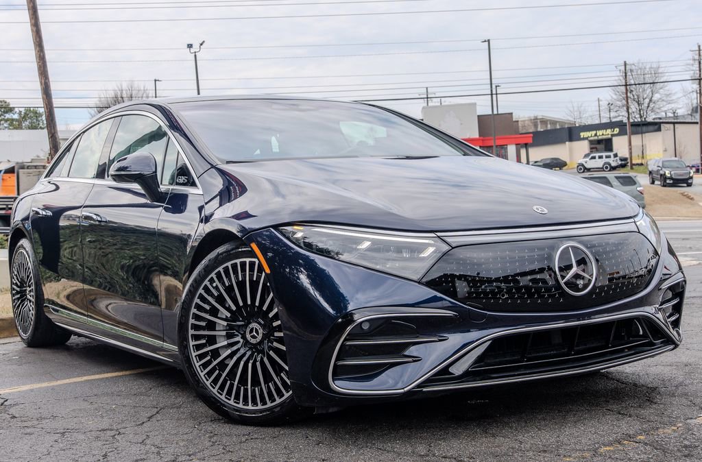 Used 2023 Mercedes-Benz EQS 580 4MATIC Sedan image 3