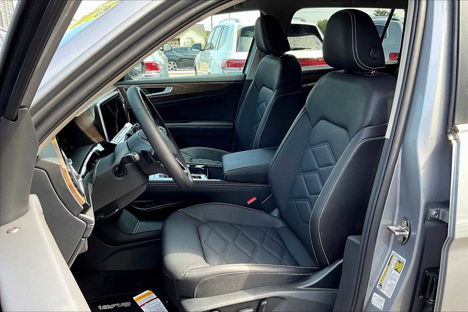 New 2026 Volkswagen Atlas SE image 9