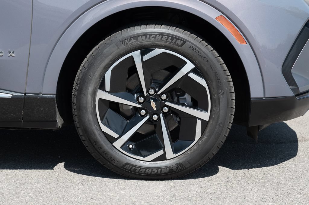 Used 2024 Chevrolet Equinox EV LT FWD image 11