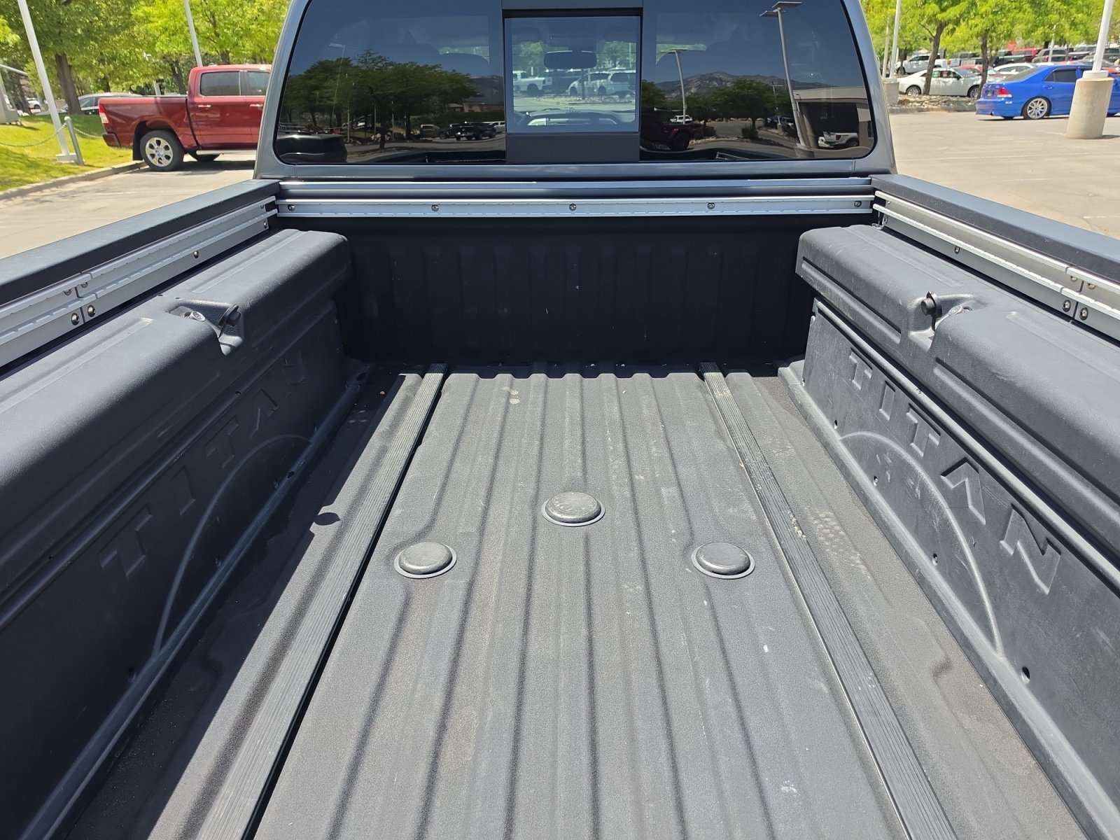 Used 2016 Nissan Titan SL AWD/4WD image 28