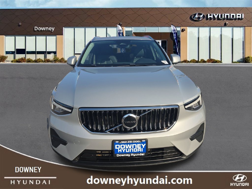 Used 2024 Volvo XC40 B5 Core AWD/4WD image 8