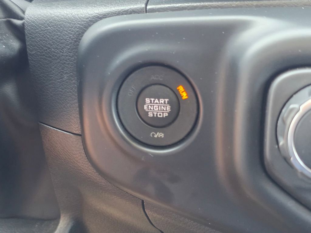 Used 2023 Jeep Wrangler Unlimited Sahara AWD/4WD image 32