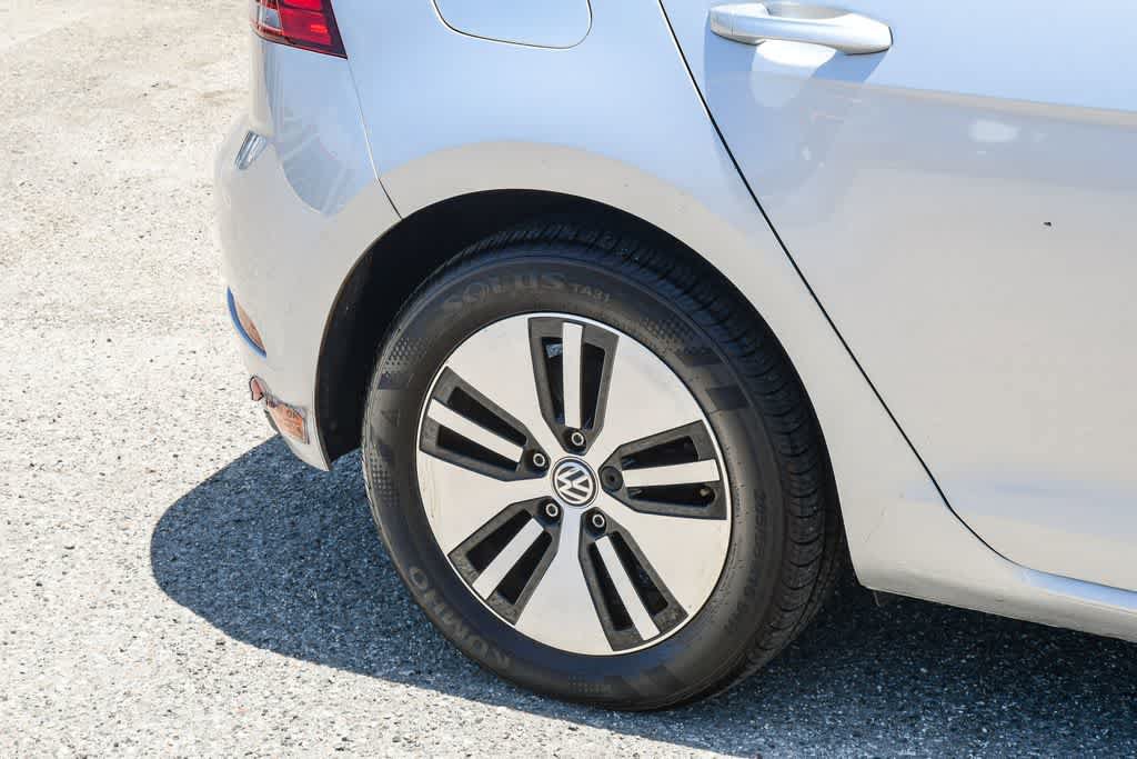 Used 2019 Volkswagen e-Golf SE FWD image 10