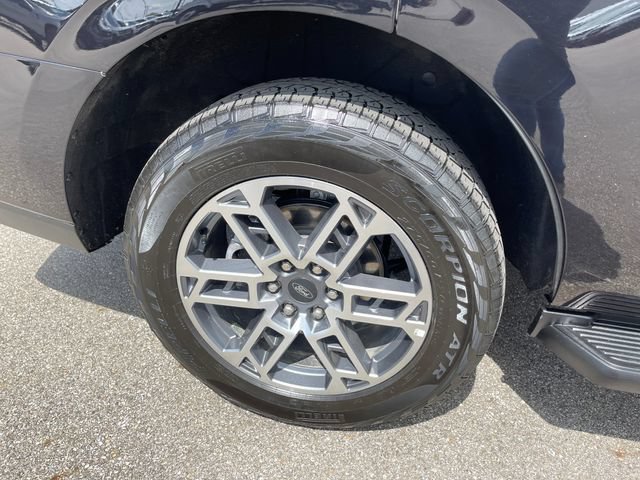 Used 2025 Ford Expedition Active AWD/4WD image 47
