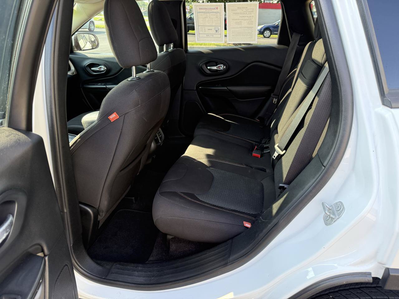 Used 2016 Jeep Cherokee 75th Anniversary FWD image 22
