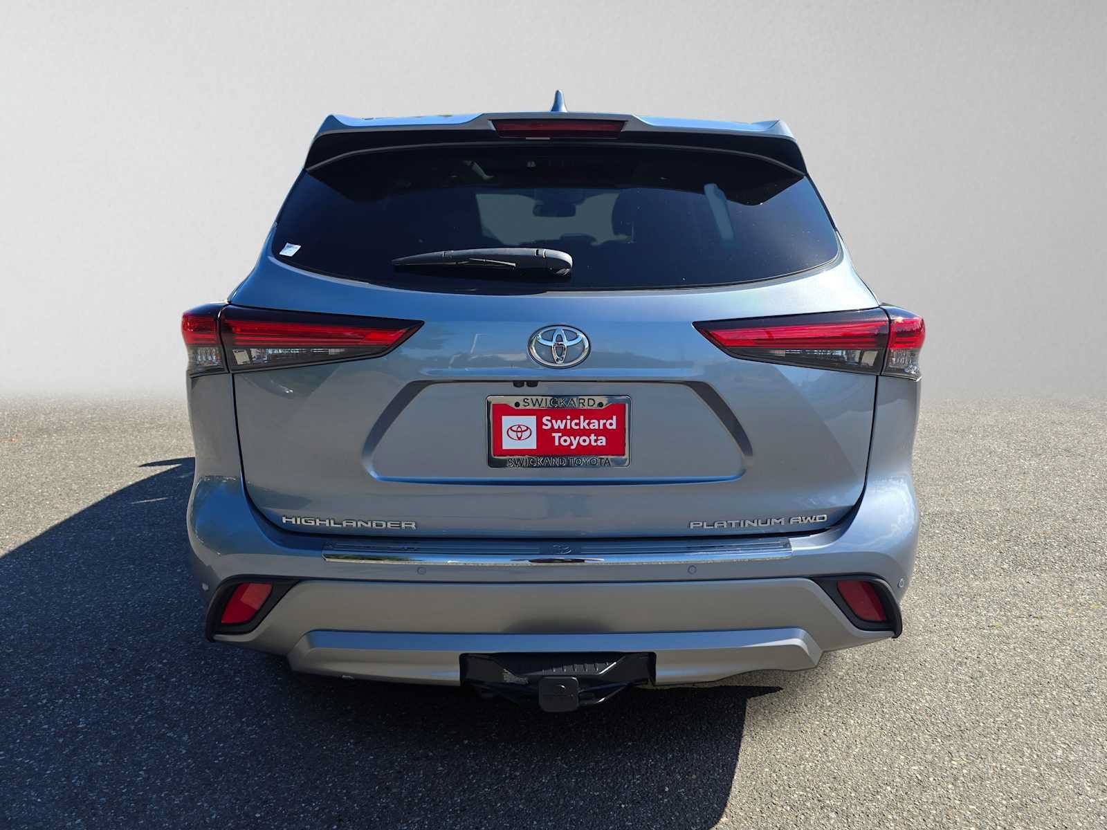 Used 2021 Toyota Highlander Platinum AWD/4WD image 4