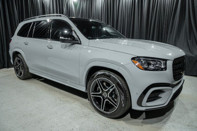 New 2026 Mercedes-Benz GLS 450 4MATIC image 3