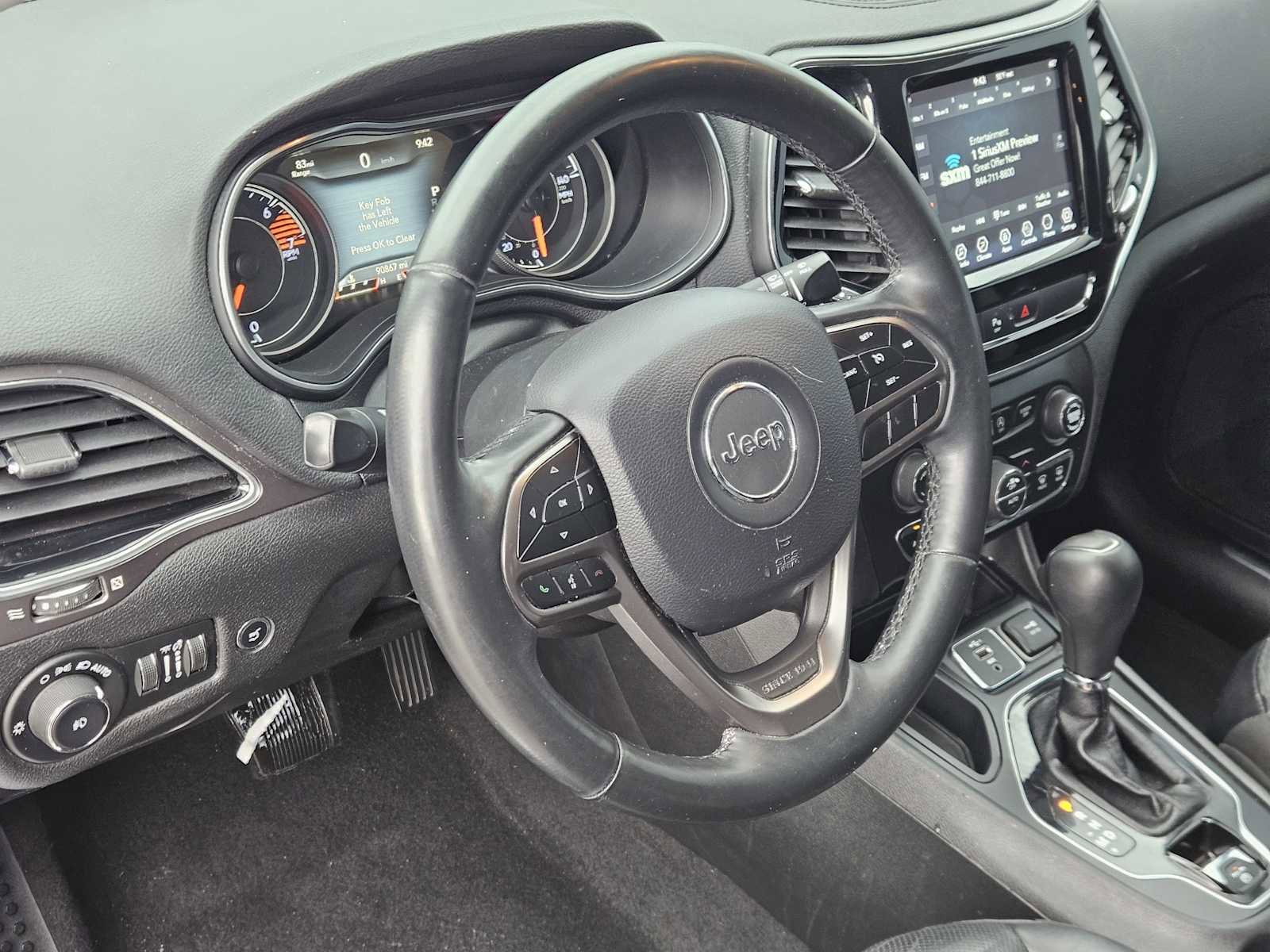 Used 2019 Jeep Cherokee Limited FWD image 2