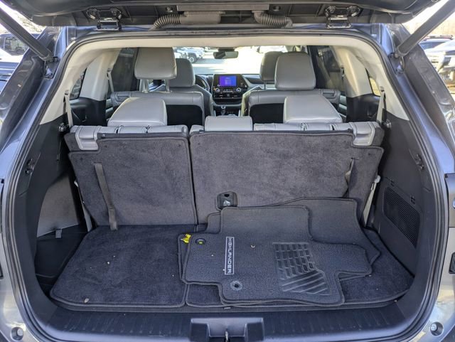 Used 2023 Toyota Highlander XLE image 28