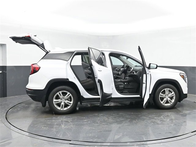 Used 2022 GMC Terrain SLE image 37