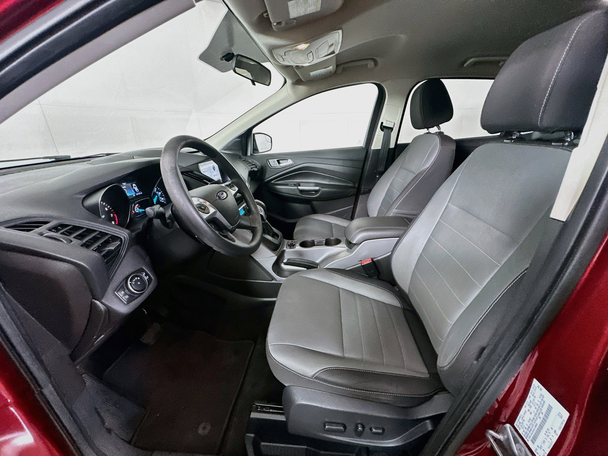 Used 2016 Ford Escape SE w/ Equipment Group 201A FWD image 13