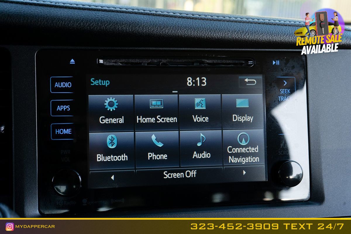 Used 2017 Toyota Sienna SE FWD image 34