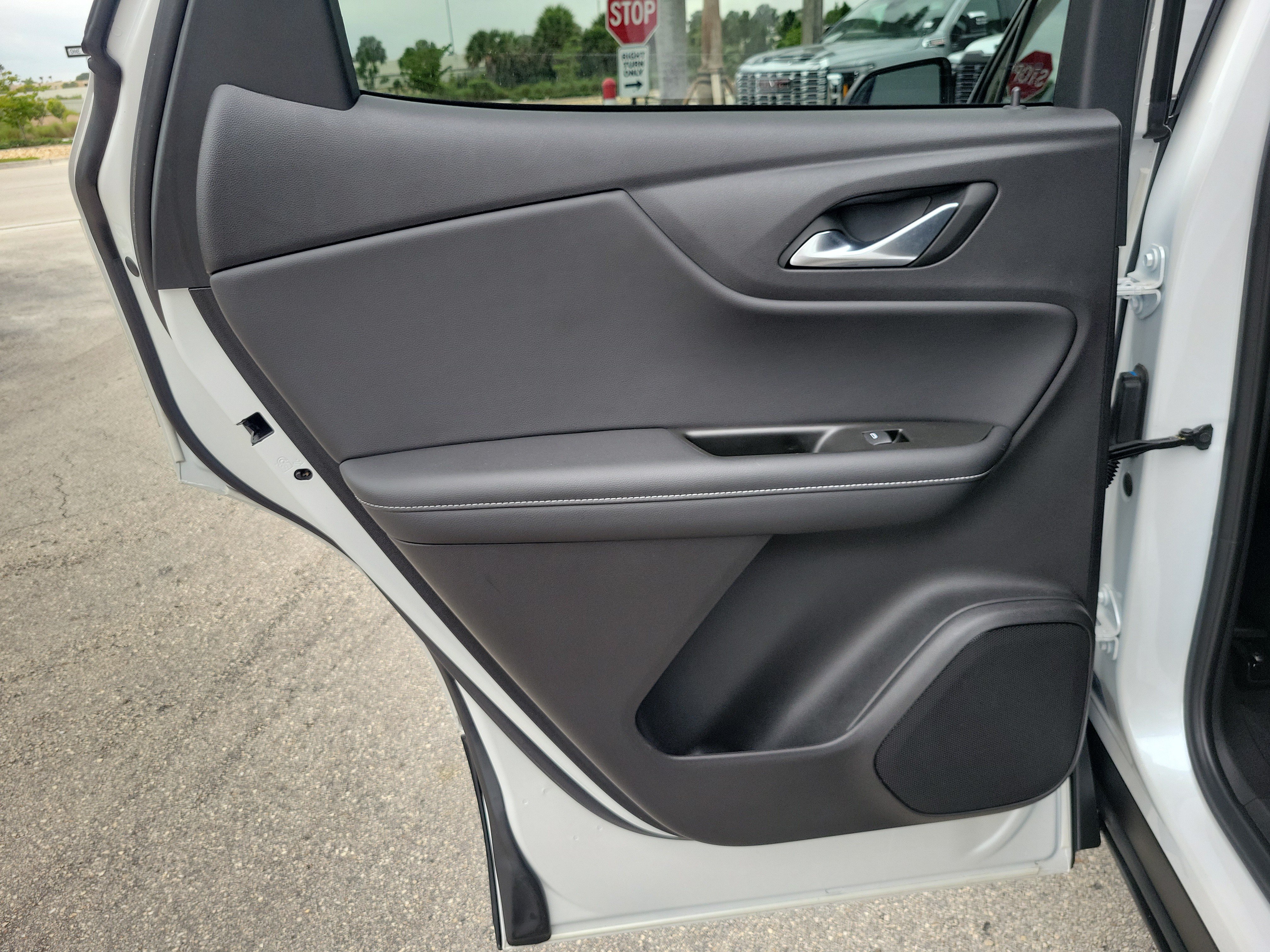 Used 2024 Chevrolet Blazer LT w/ Convenience Package FWD image 24