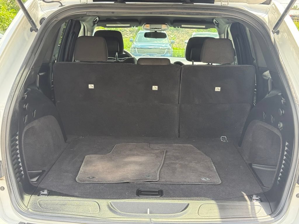 Used 2018 Jeep Grand Cherokee Laredo RWD image 15