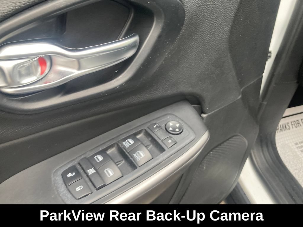 Used 2021 Jeep Cherokee Latitude Lux w/ Comfort/Convenience Group AWD/4WD image 14