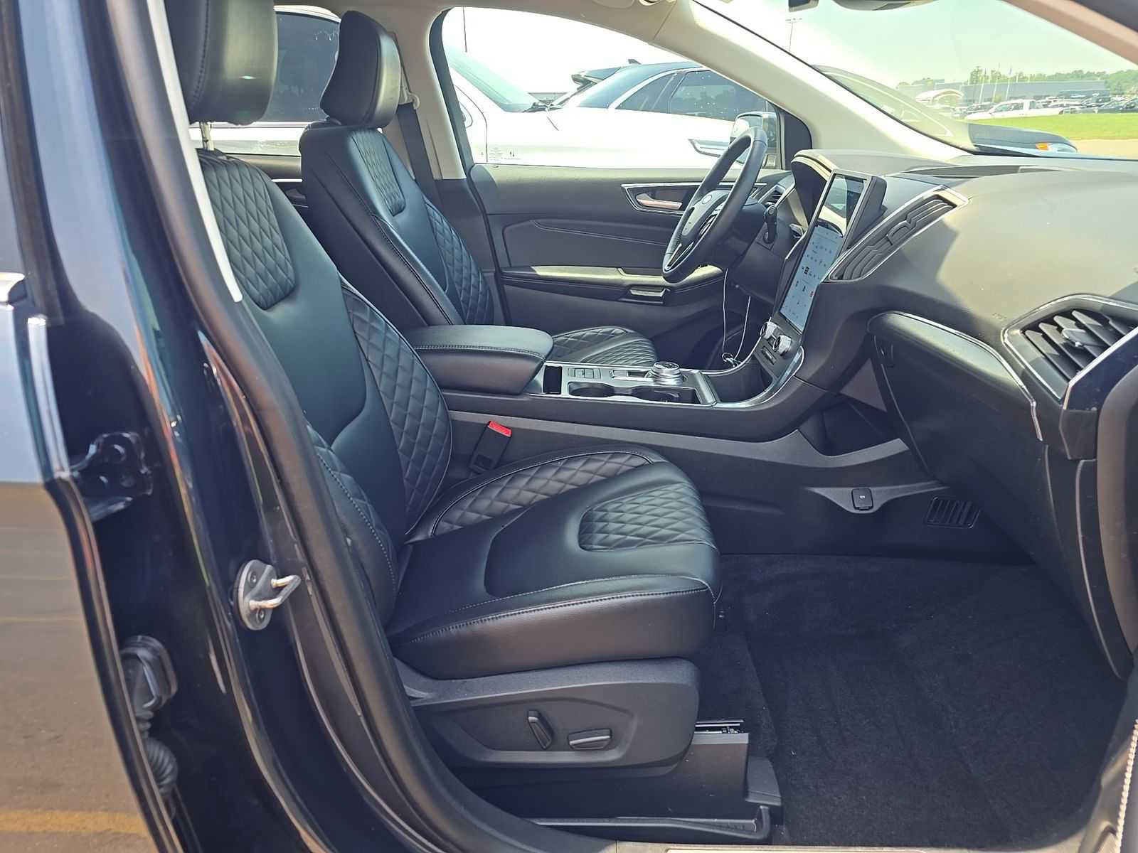 Used 2024 Ford Edge Titanium AWD/4WD image 15