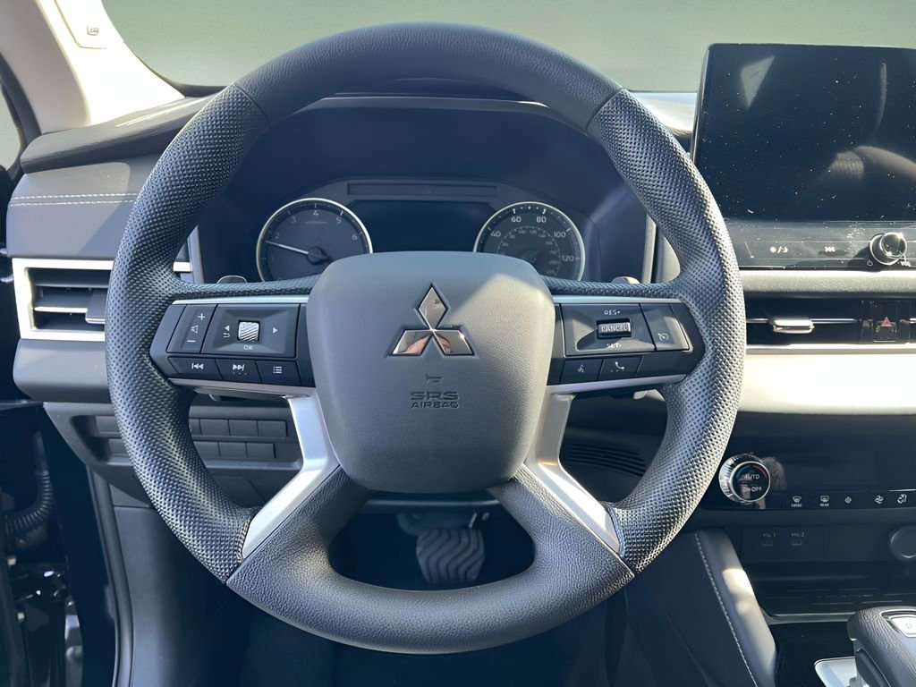 New 2026 Mitsubishi Outlander ES image 22