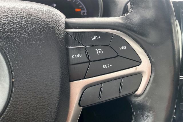 Used 2019 Jeep Grand Cherokee Limited image 19