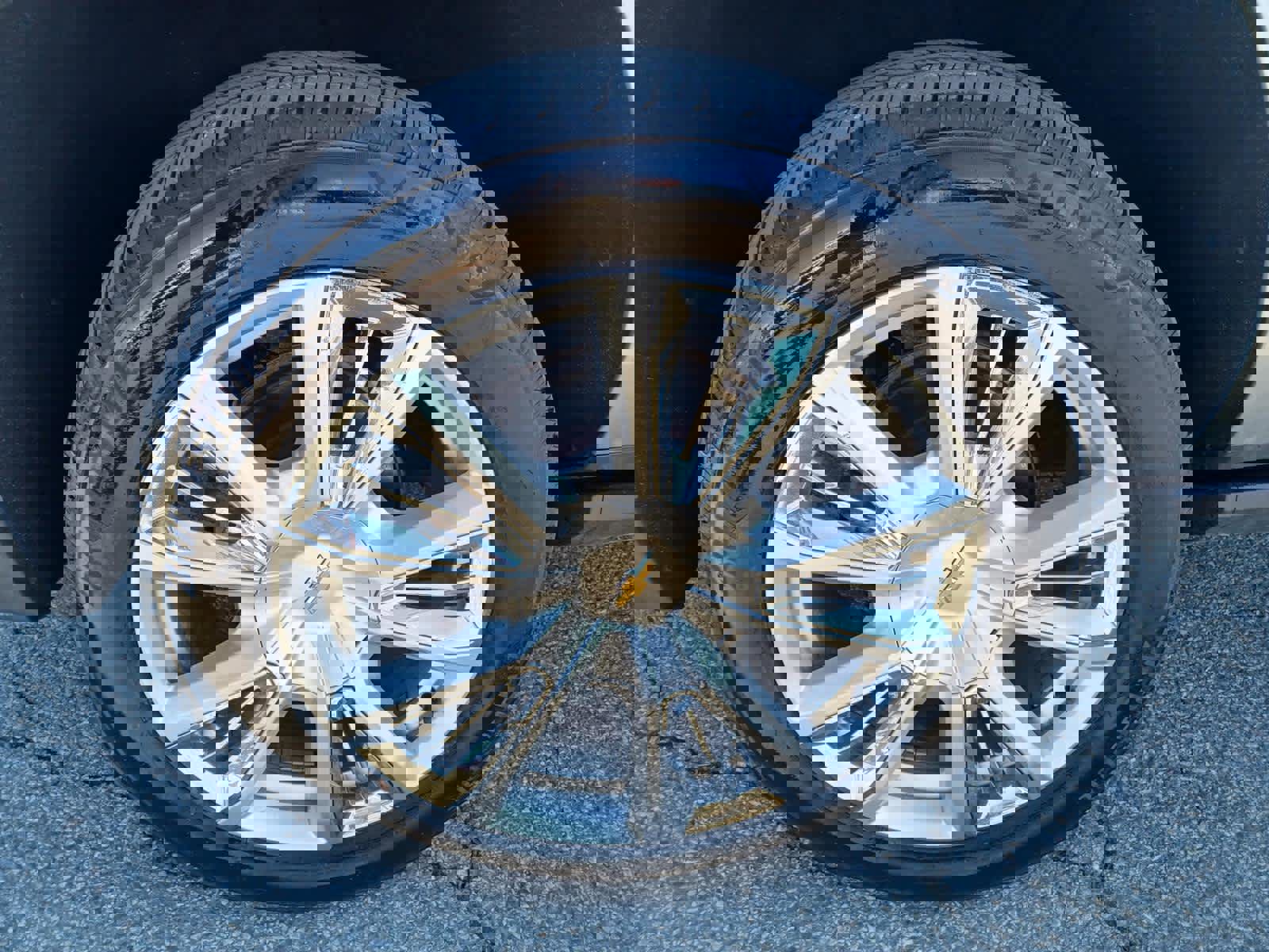 Used 2023 Chevrolet Suburban High Country w/ Premium Package 2 image 30