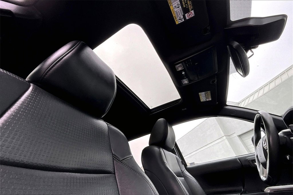 Used 2022 Toyota Tacoma Limited image 28