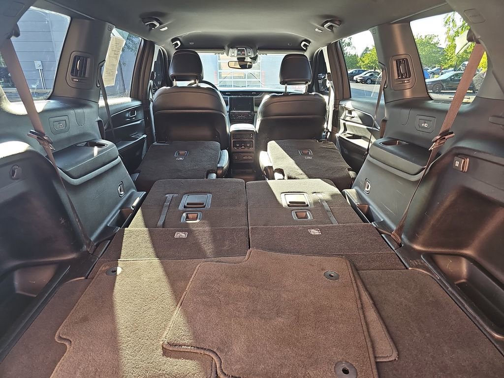 Certified 2023 Jeep Grand Cherokee L Laredo image 13